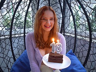 Трахнула тощую митию, когда ей исполнилось 18 лет - Верлонис